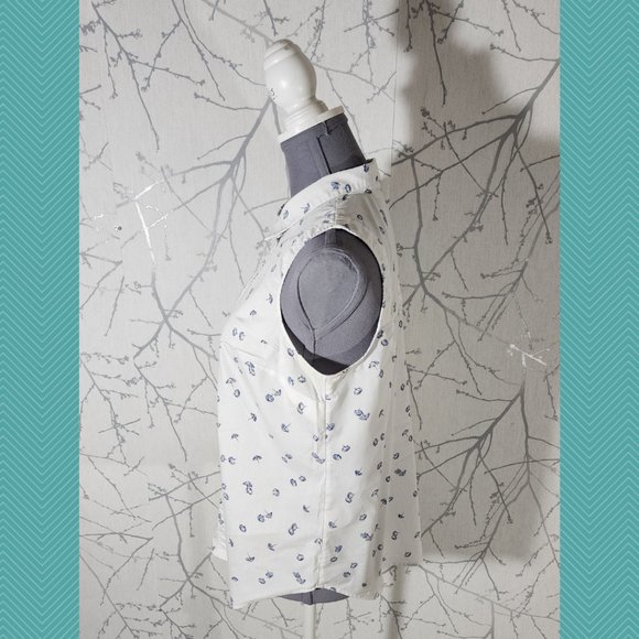 Reitmans White Umbrellas Printed Button Front Sleeveless Blouse - Picture 2 of 4